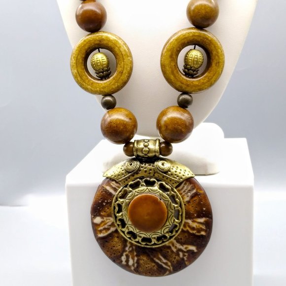 Vintage Dramatic Statement Necklace, Tribal Medallion in Chunky Plastic, Brown - Picture 3 of 4